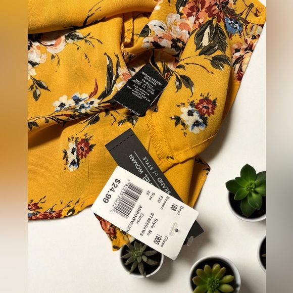 Zac & Rachel Woman Beautiful Golden Floral Women's Top size 3X‎ NWT - Picture 6 of 6